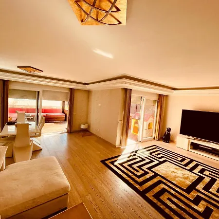 Banus Hause Apartamento *